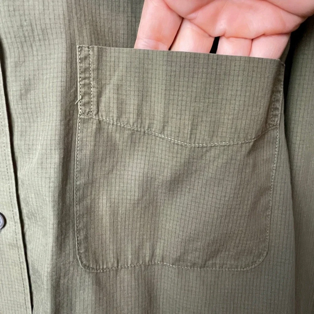 Banana Republic very good